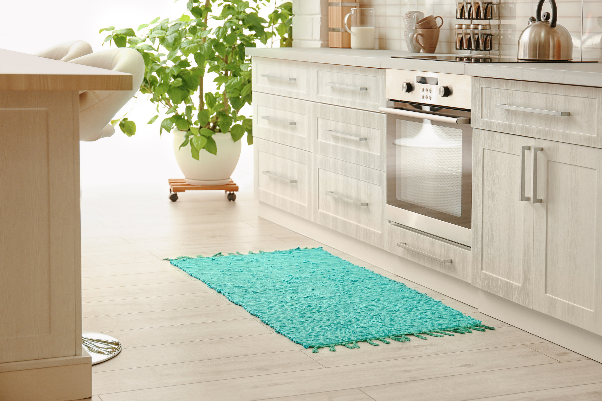 kithcen-flooring-with-rug